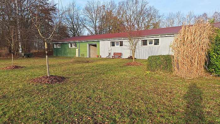 Garage und Stall