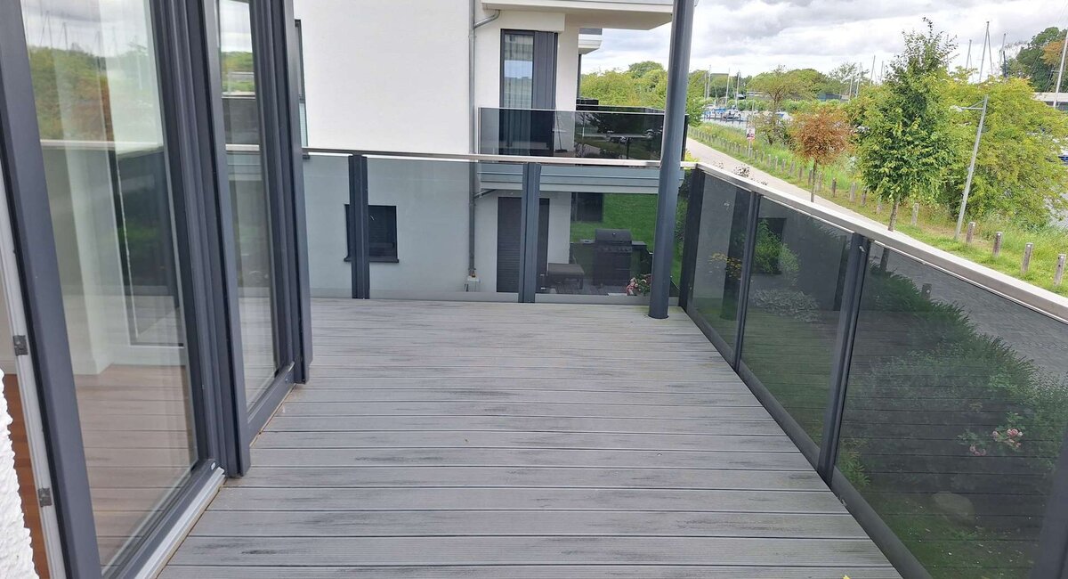 Balkon Wasserseite