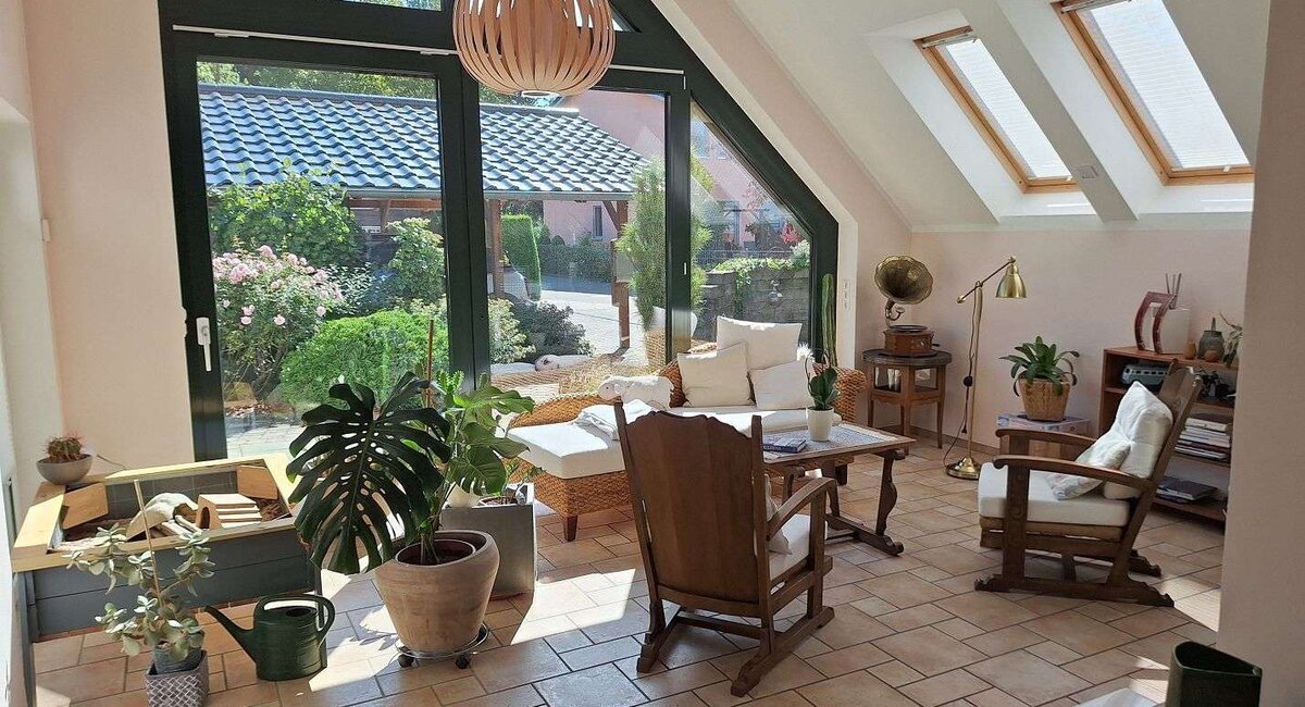 Haus links - Wohnen EG